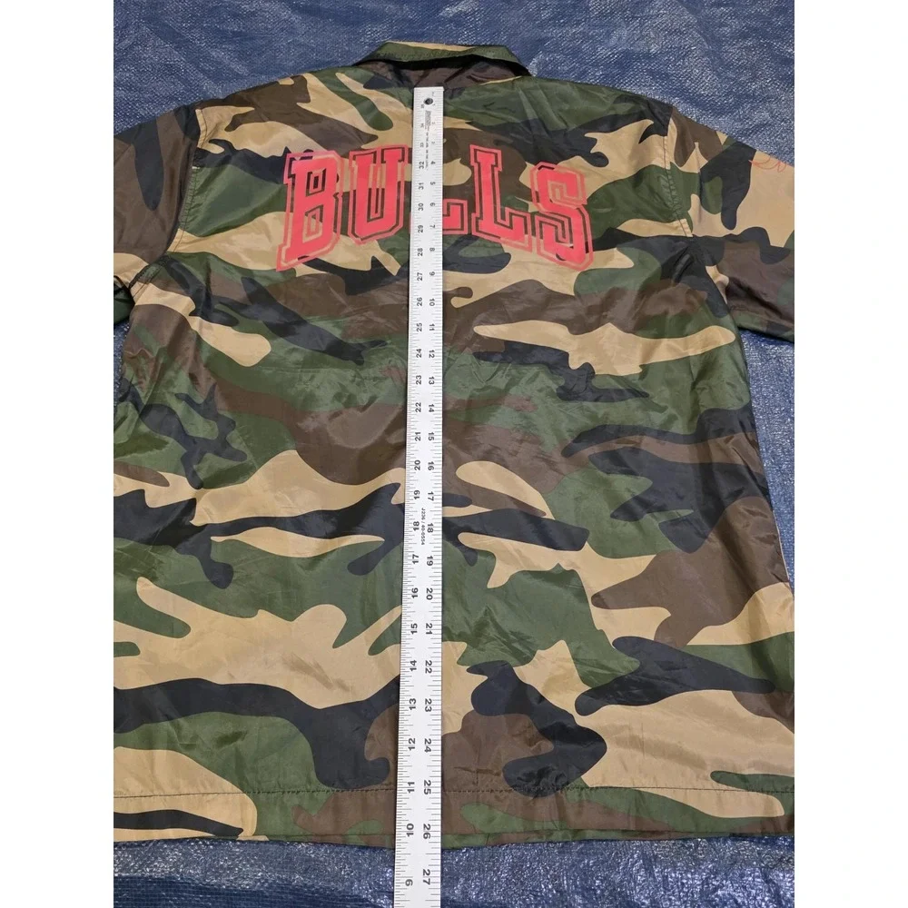 Chicago Bulls Camo Jacket Men's Medium / Youth XL 18-20 Snap Windbreaker NBA A13
